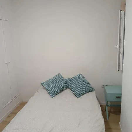 1 - Matrimonial Con Sala Y Balcon Privado * Valencia