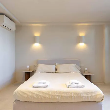 Διαμέρισμα Vlc Host - Reina 166 B *