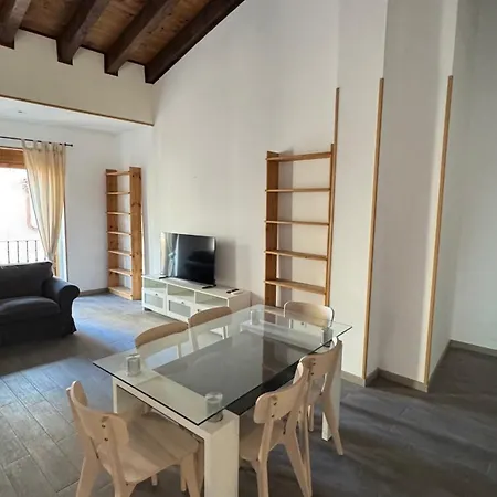 Διαμέρισμα Plaza La Reina 3Th Floor & No Elevator