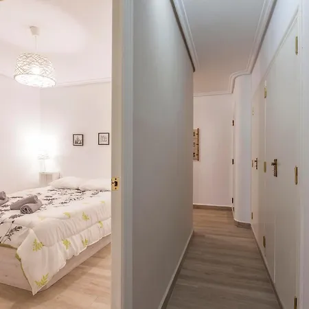 Flat 3 Bedroom In Extramurs Valenza