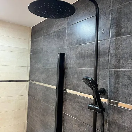 Pearl By The Sea Daire Valensiya