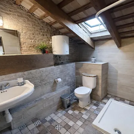 Kiwi Auto Check-in בית הארחה *