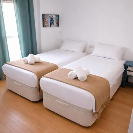 Singularstays Reina Ii Apartment