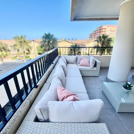 Complejo De Playa Con Terraza