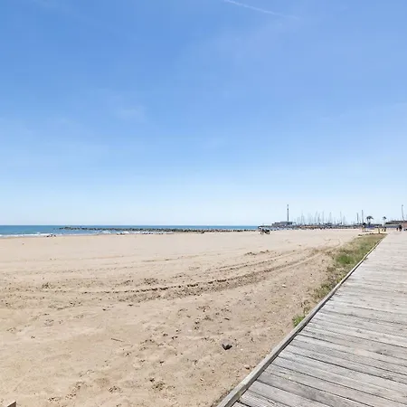 Isola Beachside *
