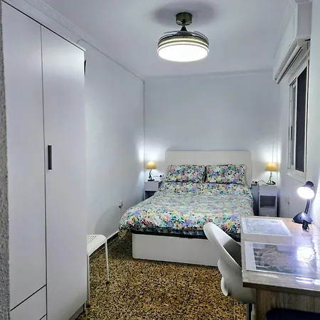 Con Bano, Salon Y Cocina Privados