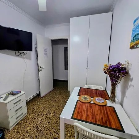 Con Bano, Salon Y Cocina Privados * Valencia