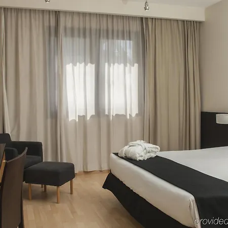 호텔 Alameda Plaza 4*