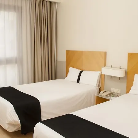 Otel Alameda Plaza 4*