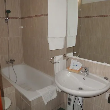 ホテル Villarreal 3*