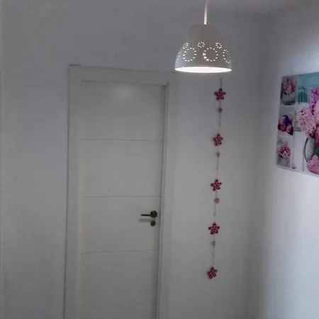 Sweet Caroline Valence