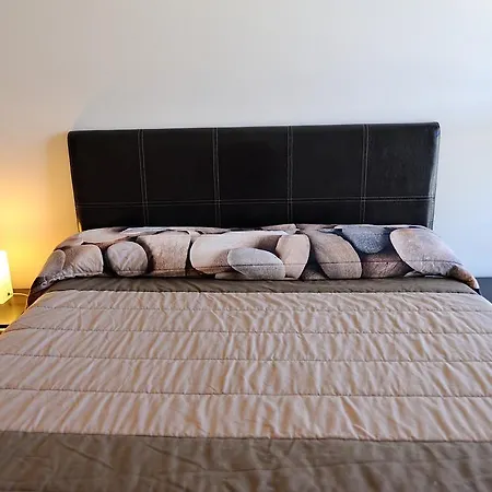شقة Valencia Beach Apartments فالنسيا