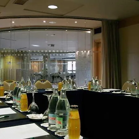 호텔 Alameda Plaza 4*