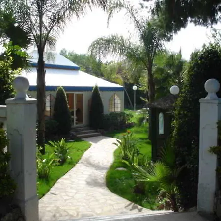 Hotel Oasis