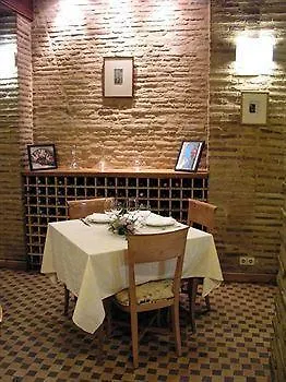 Ad Hoc Monumental 1881 Otel