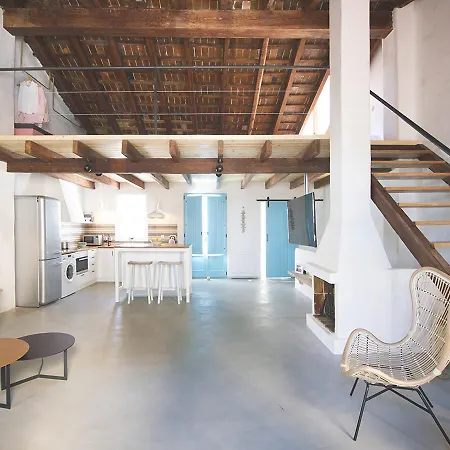 La Mas Bonita Apartment *