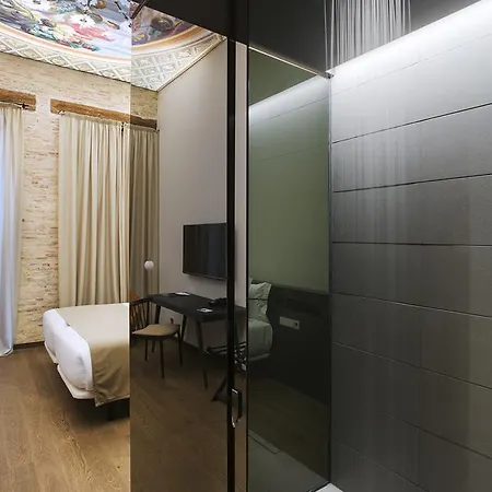 One Shot Mercat Ξενοδοχείο 4*