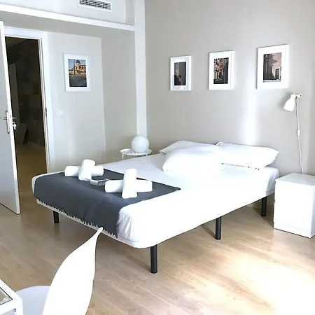 Mercado Central Rooms & Breakfast Apartment *