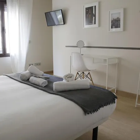 Mercado Central Rooms & Breakfast Apartment