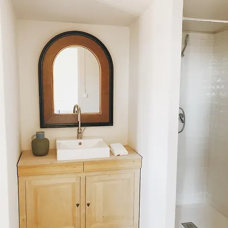 Mom La Punta Guest house