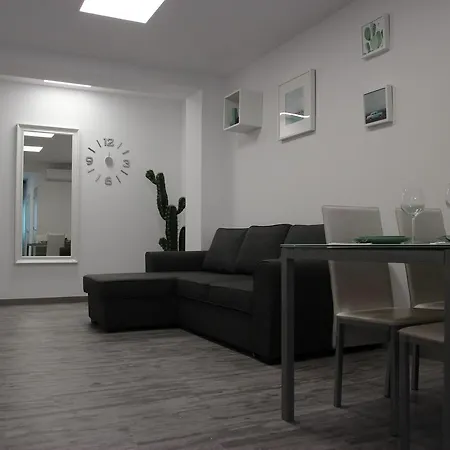 El Cactus Apartment