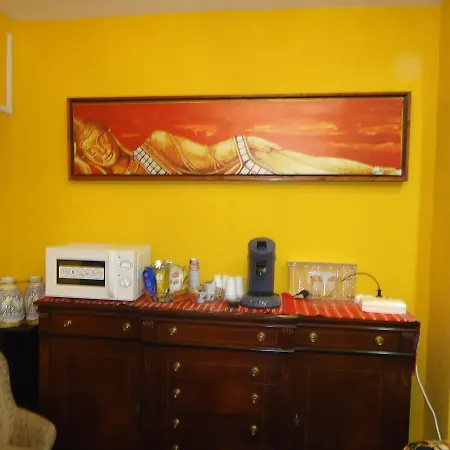 Centro Calle Cerrajeros Bed & Breakfast