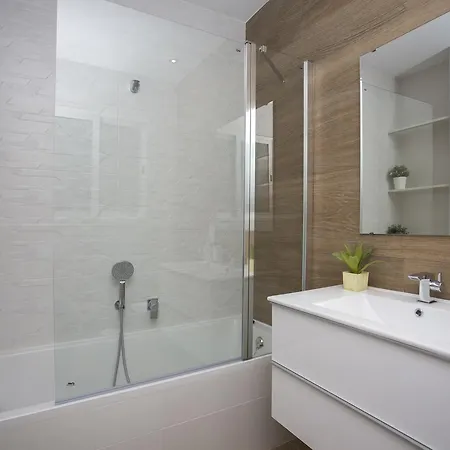 Singularstays Sorolla Apartment