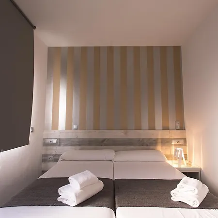 Falcon House Luxury Center Lägenhet