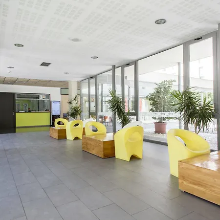 Residencia Universitaria Resa Damia Bonet * Valencie