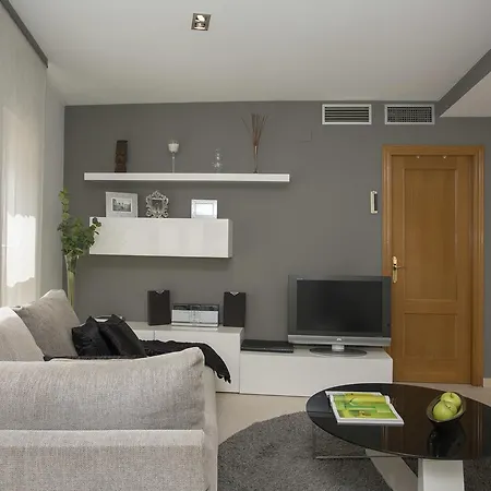 Singularstays Poeta Querol *