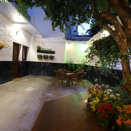 Buho House Apart Otel Valensiya