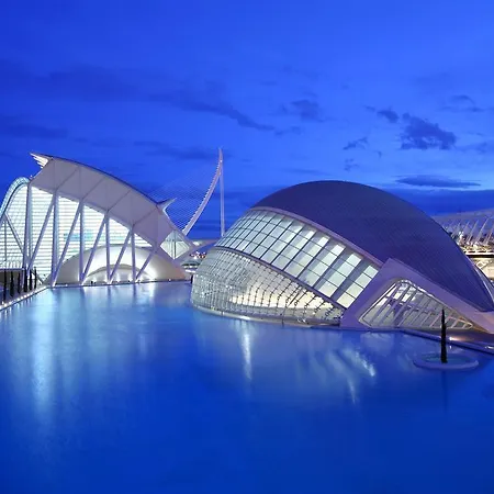 伊鲁尼昂瓦伦西亚3号酒店 3*