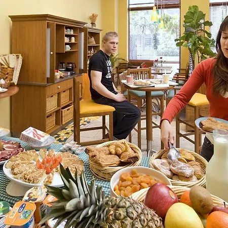 伊鲁尼昂瓦伦西亚3号酒店 3*