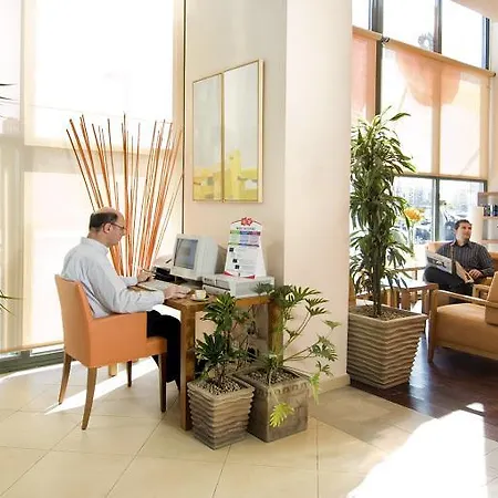 伊鲁尼昂瓦伦西亚3号酒店