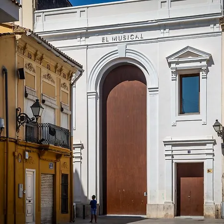 Travel Habitat Cabanyal *