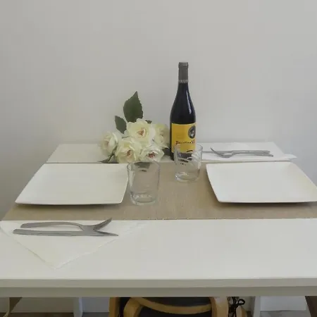 By Eric Olsan Apartment Valencia