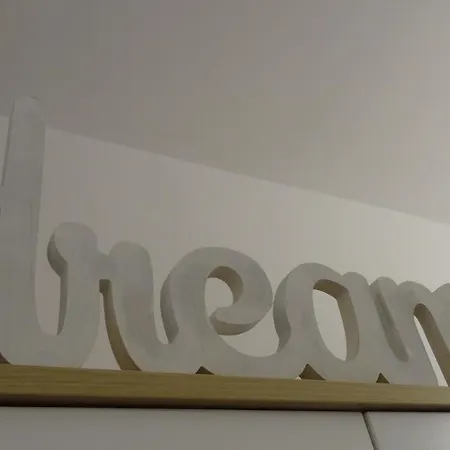 By Eric Olsan Apartment Valencia