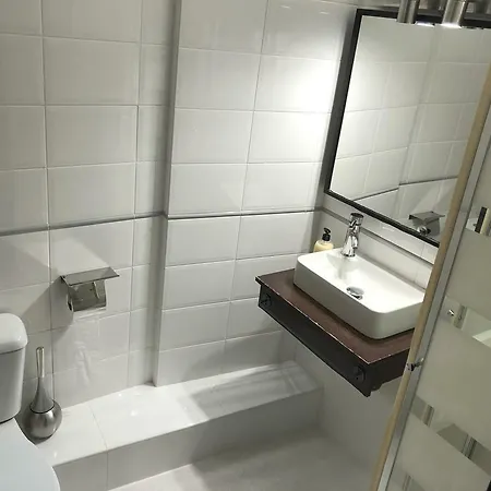 Flats Friends Plaza De La Reina Konukevi 4*