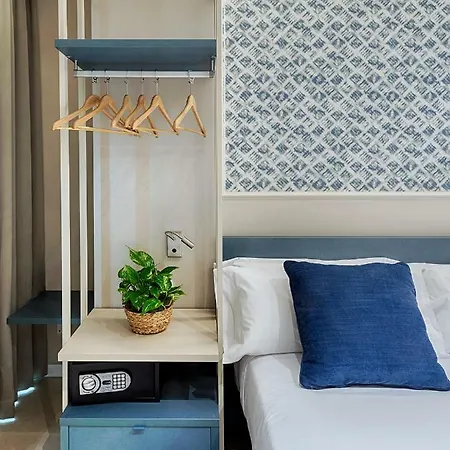 Opera House Hotel 3*