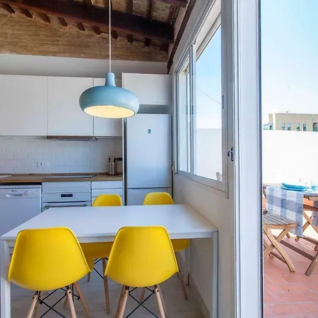 Apartup Port Avenue Attic *