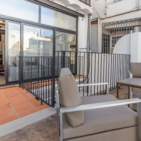 Daire Florit Flats - Center Luxurious 1br 1ba Terrace Wi-fi Ac