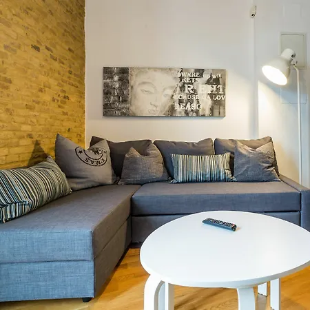 Travel Habitat Jardines Rio Turia. *