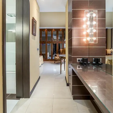 Travel Habitat ático Ciutat Vella. * Valenza