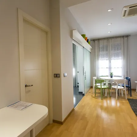 Total Design Apartment *