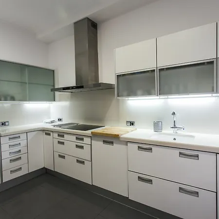 Total Design Apartment *