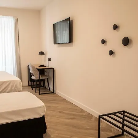 Blanq Comedias Guest house 4*