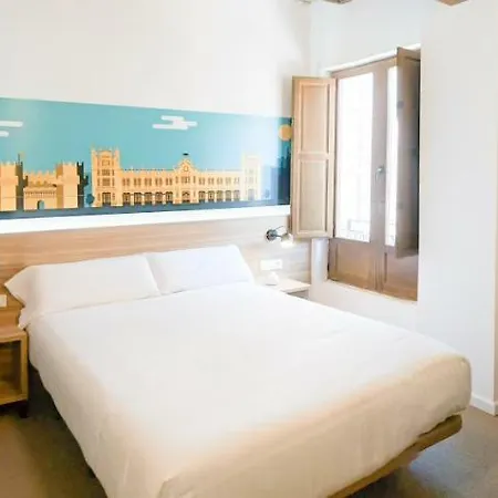 Original Domino House בית הארחה 3*