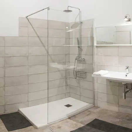 Ambrosio Flats - El Carmen *