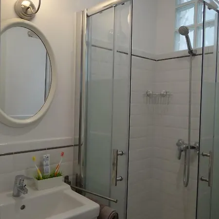 What Else... * Valência