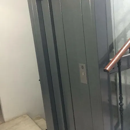 Piso Centrico Plaza Toros 아파트